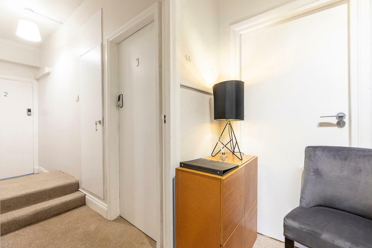 Grand Swiss Cottage Apartment 런던 외부 사진