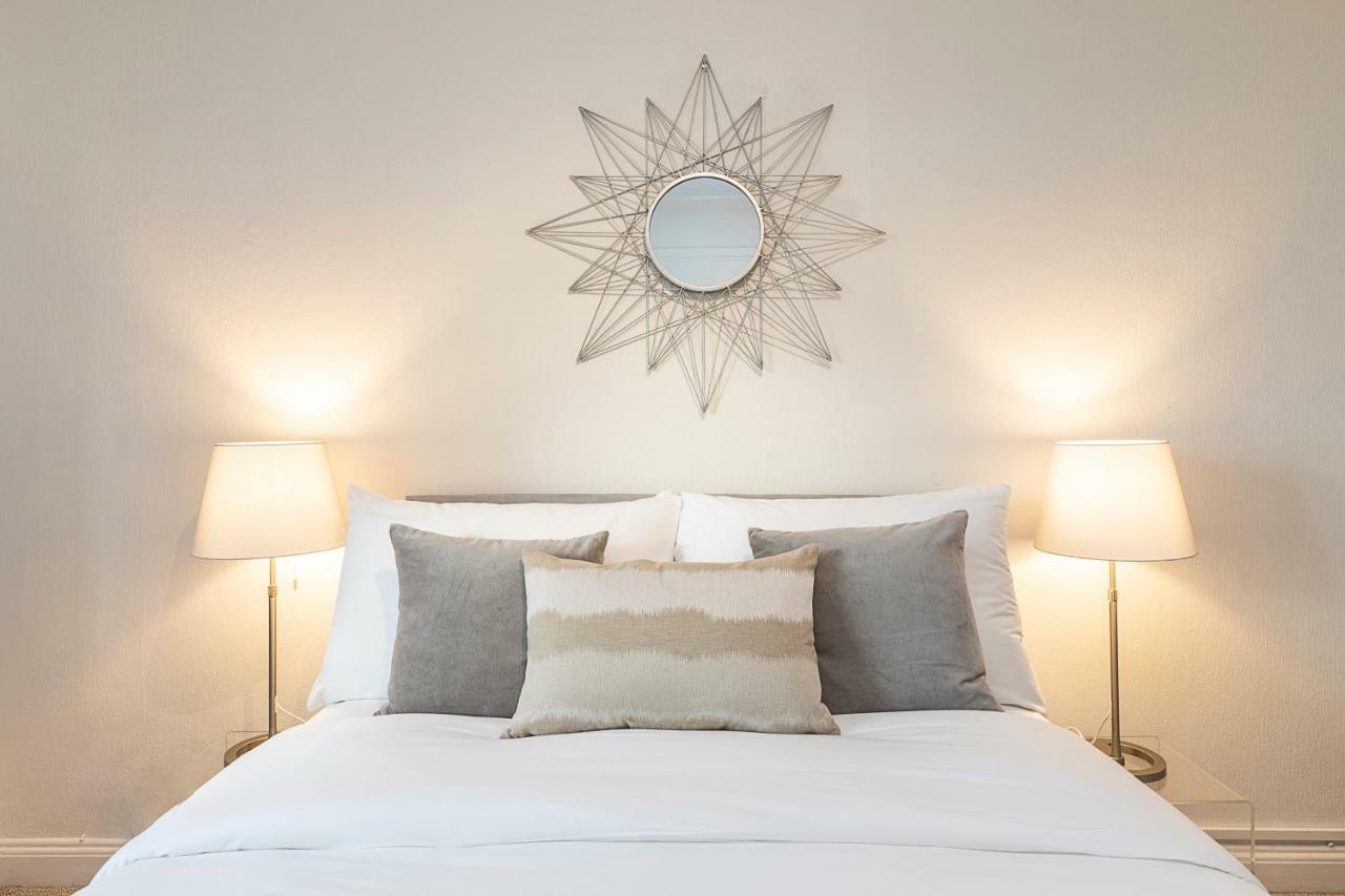 Grand Swiss Cottage Apartment 런던 외부 사진