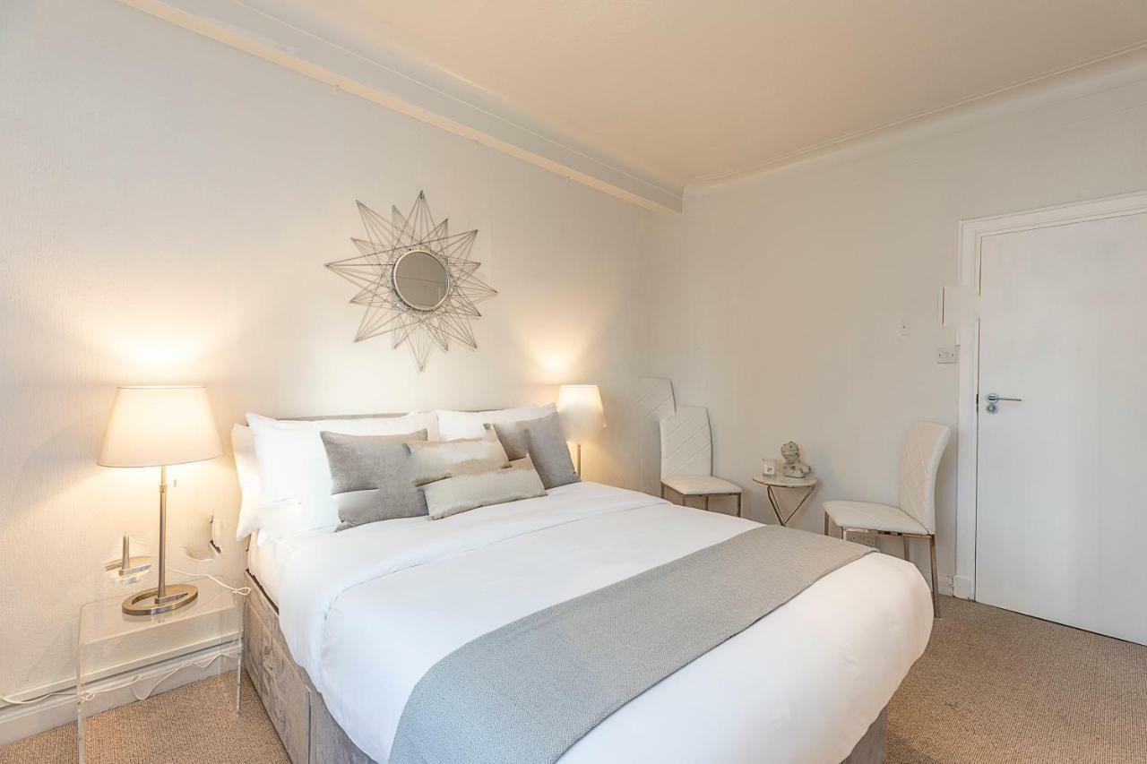 Grand Swiss Cottage Apartment 런던 외부 사진