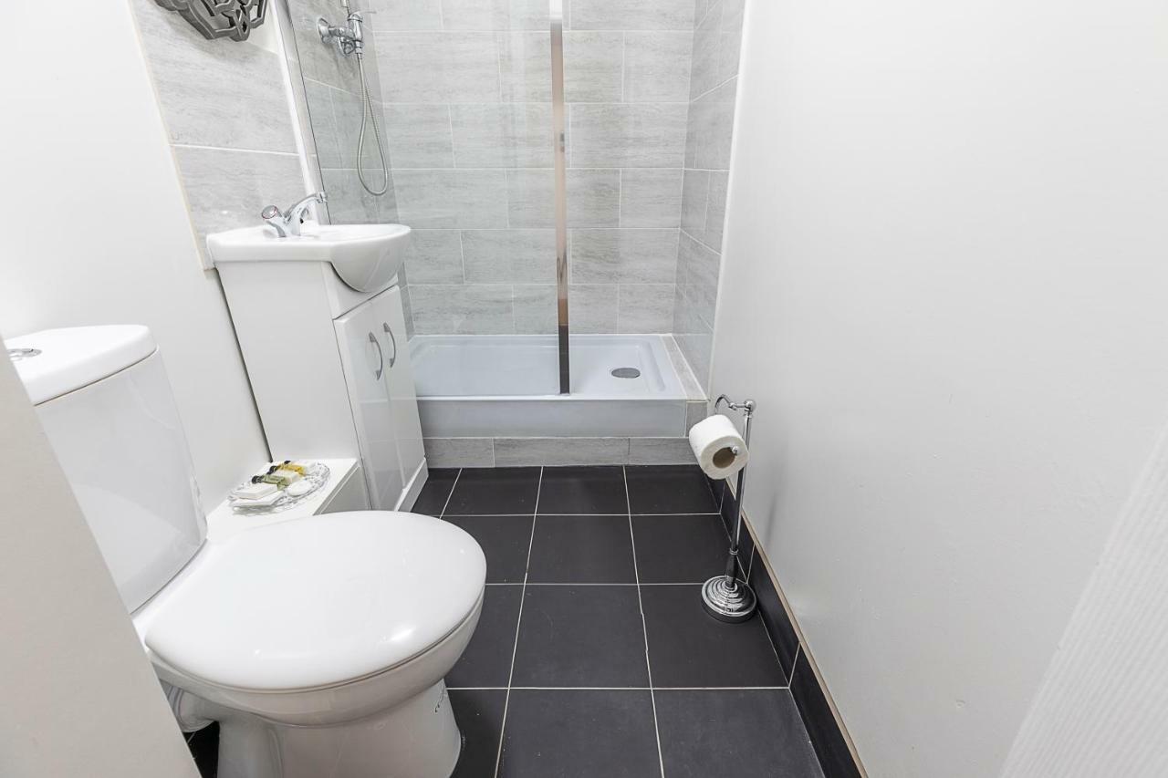Grand Swiss Cottage Apartment 런던 외부 사진